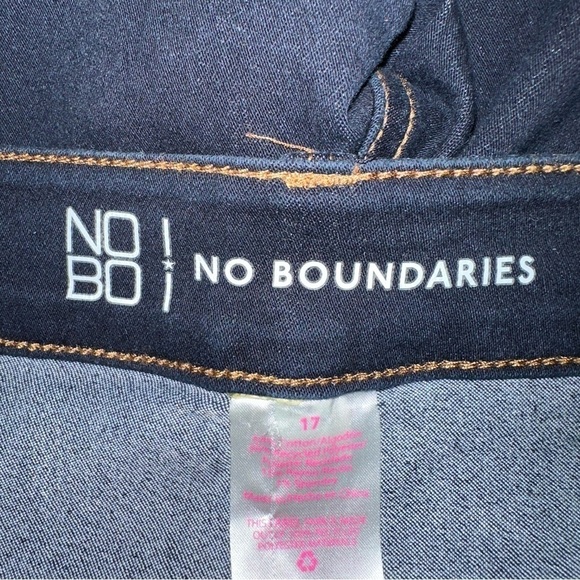 No Boundaries Women's Juniors 17 Blue High Rise Mom Dark Wash Relaxed Fit Denim - Picture 3 of 9